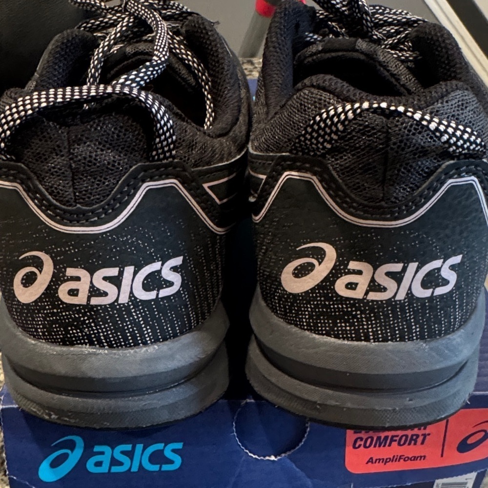 ASICS Black Sneakers with Pink Highlights size 9.5 - Picture 6 of 10